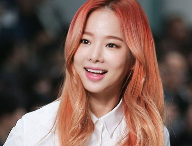 Η Solji από τις EXID και πάλι υγιής.